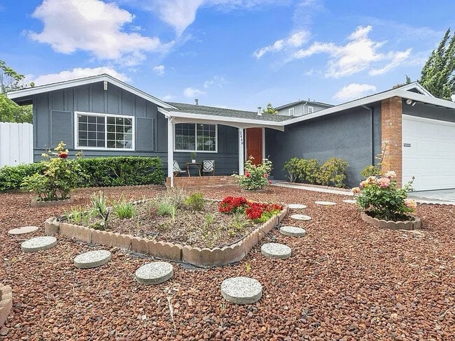 Photo - 2448 Mahan Way