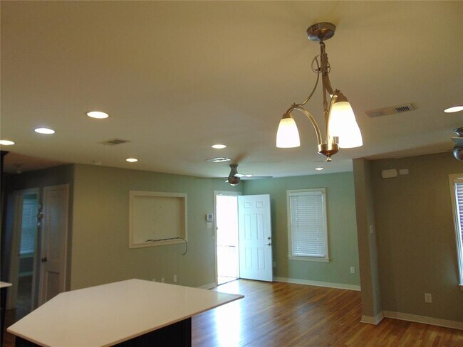 Photo - 210 W 55th St