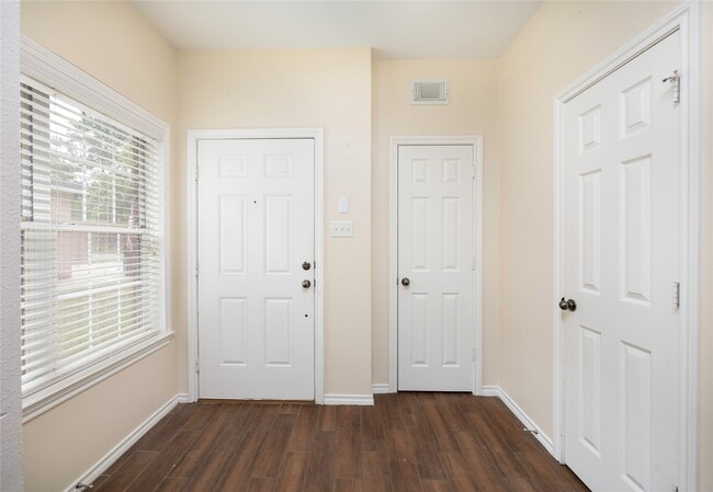 Photo - 100 Artesian Way