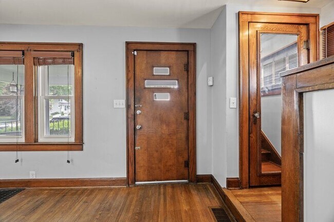 Photo - 1549 Meadow Rd