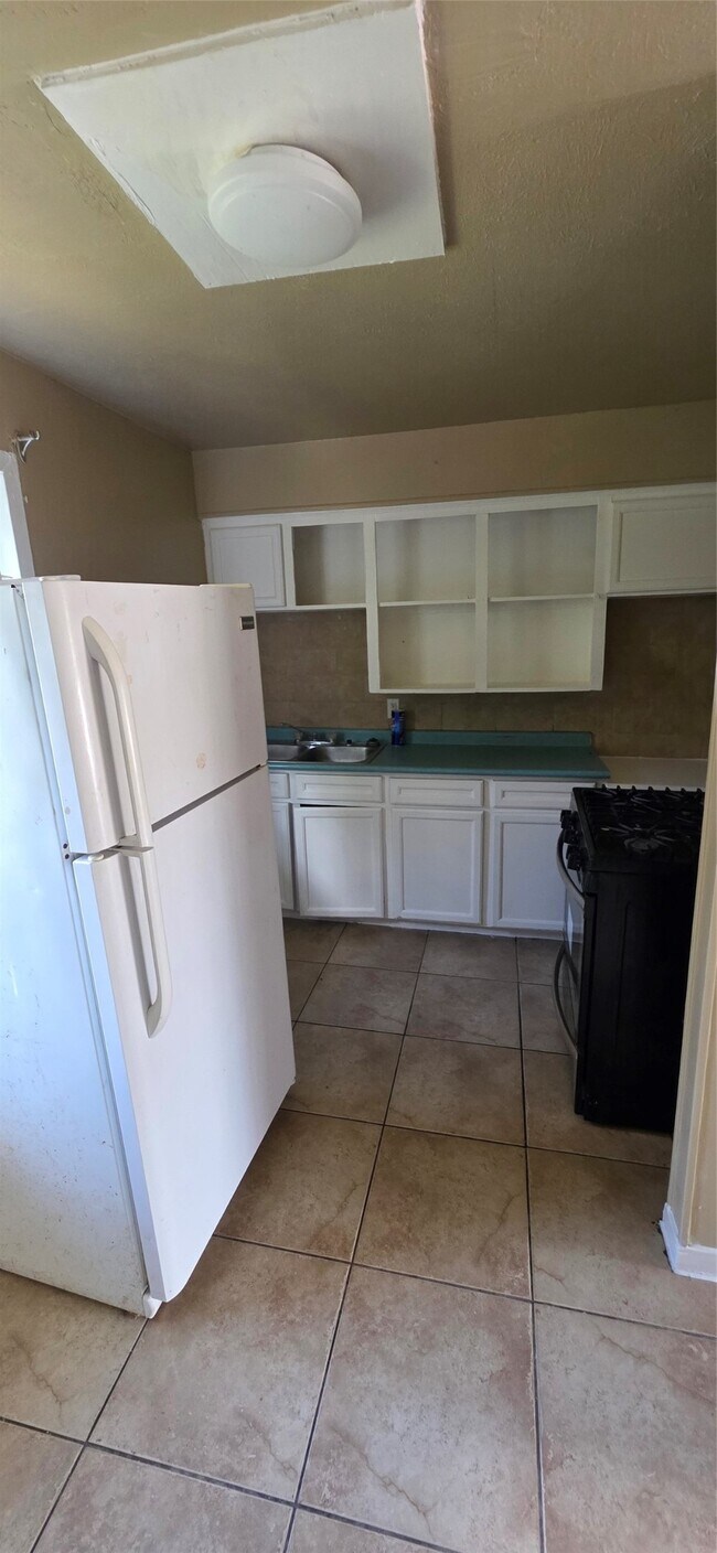 Photo - 4005 Irvington Blvd Unit 6