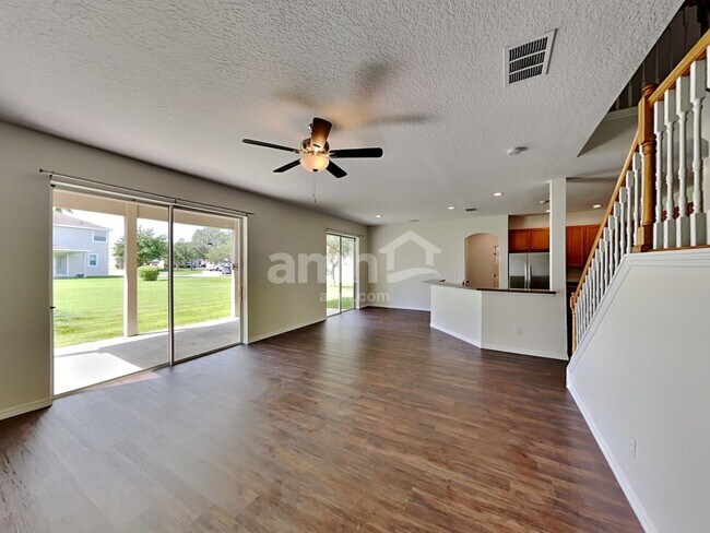 Photo - 2300 Treetop Ln