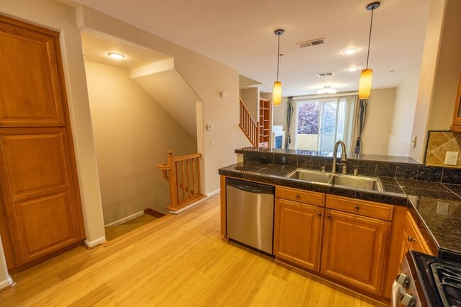Photo - Beautiful 3 bedroom townhouse that is conv...