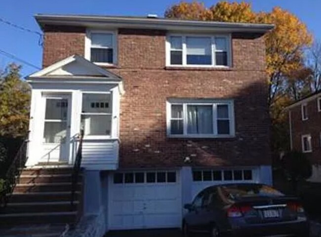 Building Photo - 16 Caltha Rd Rental