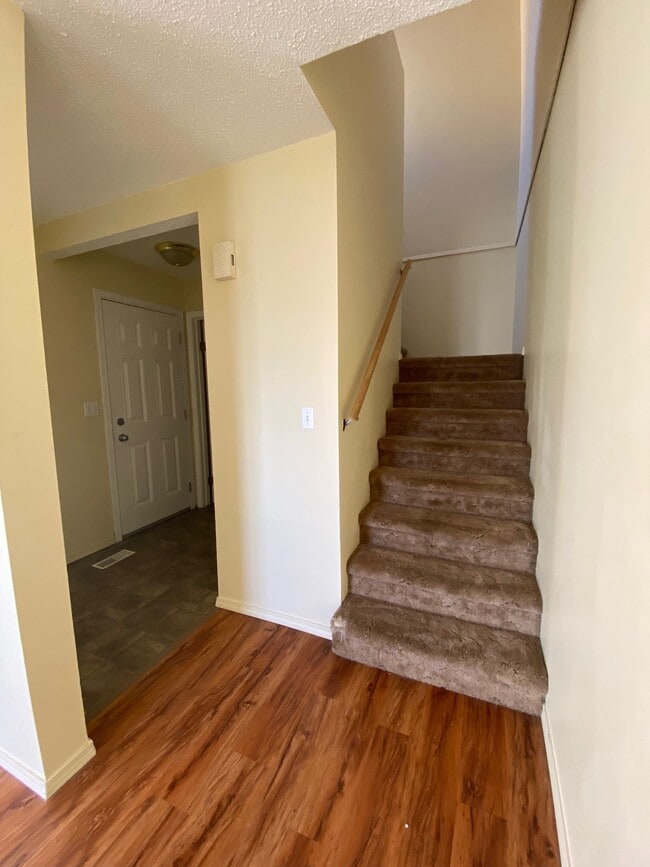 8832-8102 102 Ave