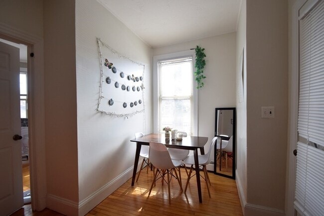 Photo - 1729 Commonwealth Ave Unit 1