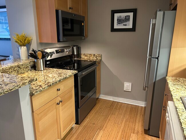 Photo - 37 Hiawassee St Unidad E102