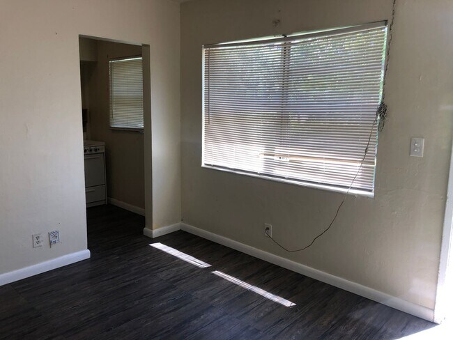 211 SW 7th Ave Unit 2