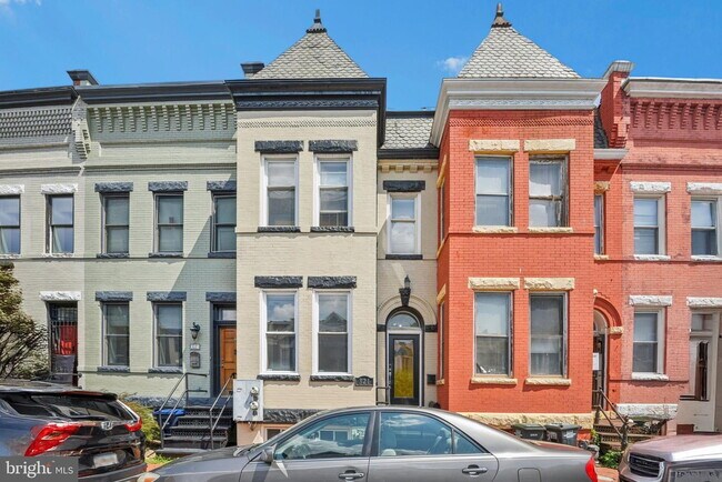 Building Photo - 321 Elm St NW Rental