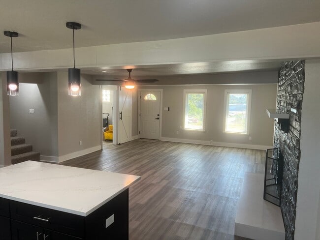 Photo - 2162 Airport Rd Unit B