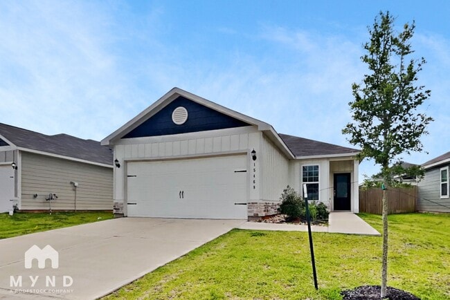 Building Photo - 15468 Maple Ter Dr