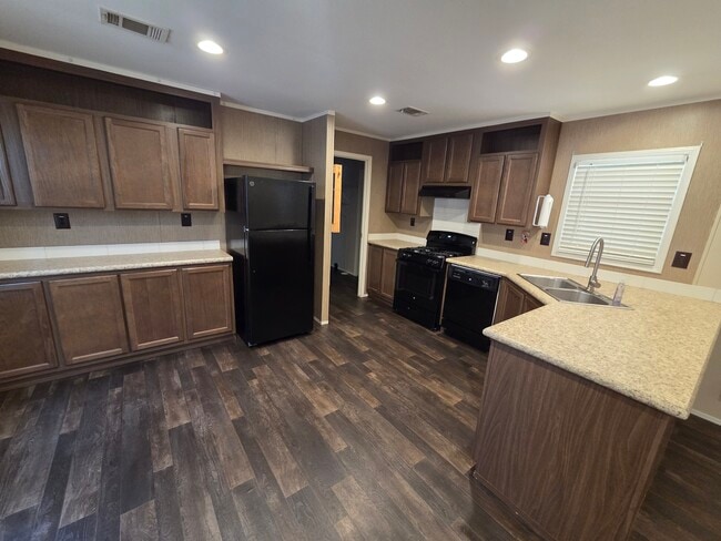 Photo - 2409 Creekview Dr