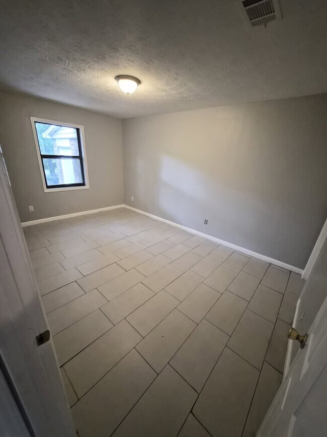 150 Forest Pl