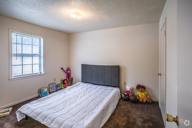 2 BR, 1 BA - 809 SF - 2nd Bedroom
