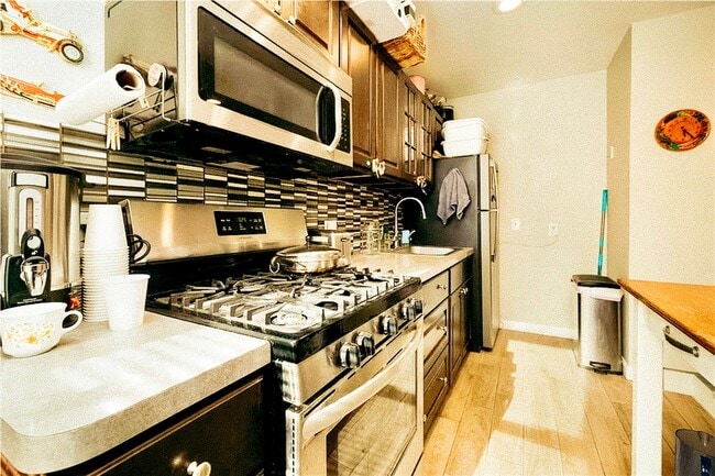 Photo - 49 Hillside Ave Unidad 1R