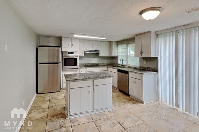 Photo - 785 Edenton Ct