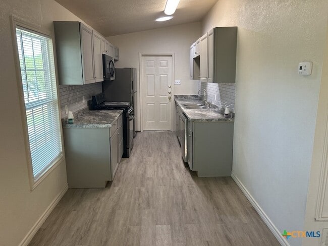 Photo - 912 Southside Dr