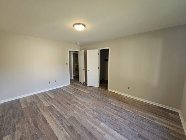 Photo - Newly Renovated 2 Bedroom Off Of GumBranch