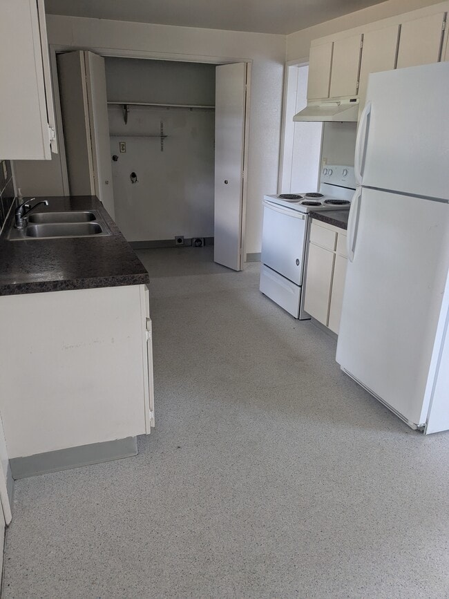 kitchen - 1427 Lakeview Ave Unit 1427