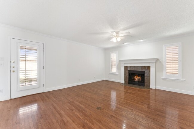 Photo - 4013 Southbrook Ct