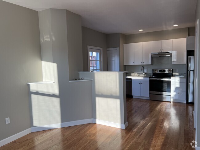 Building Photo - 1084 Dorchester Ave Rental