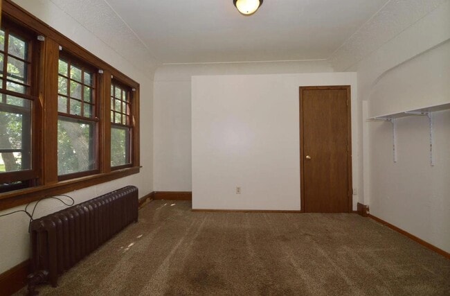 Photo - 388 3rd Ave S