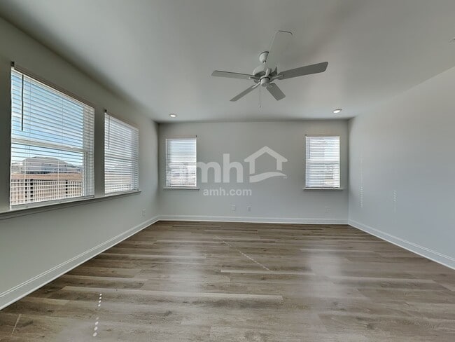 Photo - 212 Chase Ln