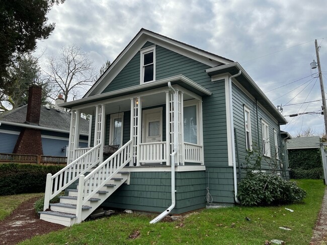 Photo - 5511 Brooklyn Ave NE