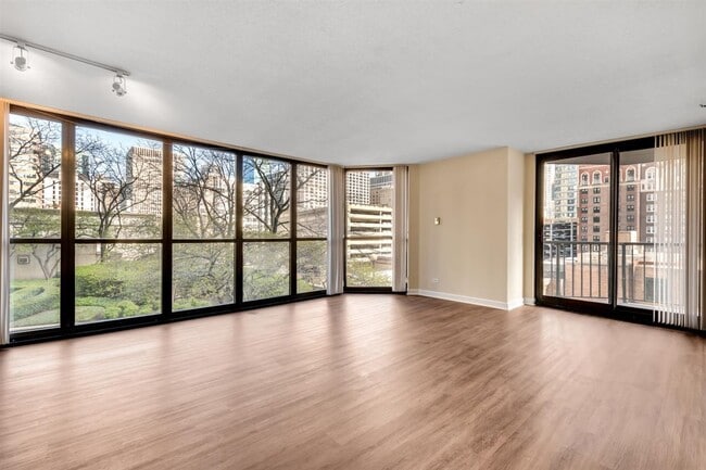 Photo - 10 E Ontario St Unit 802