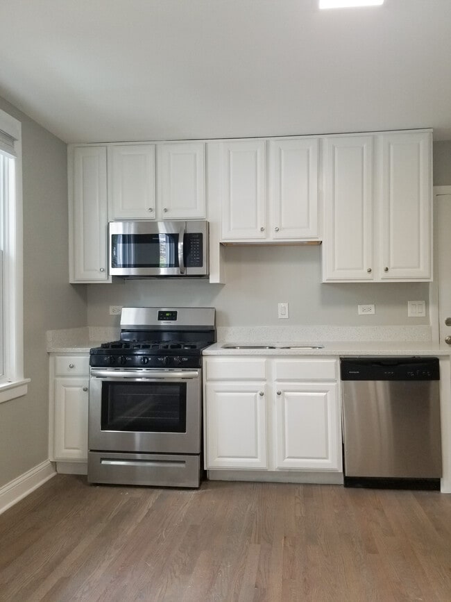 Photo - 1458 W Melrose St Unit 2F