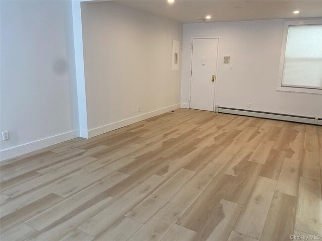 Photo - 1388 Old Northern Blvd Unit 2