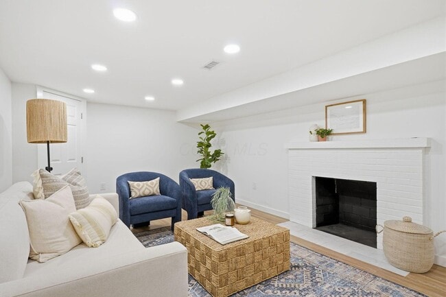 322 Arden Rd
