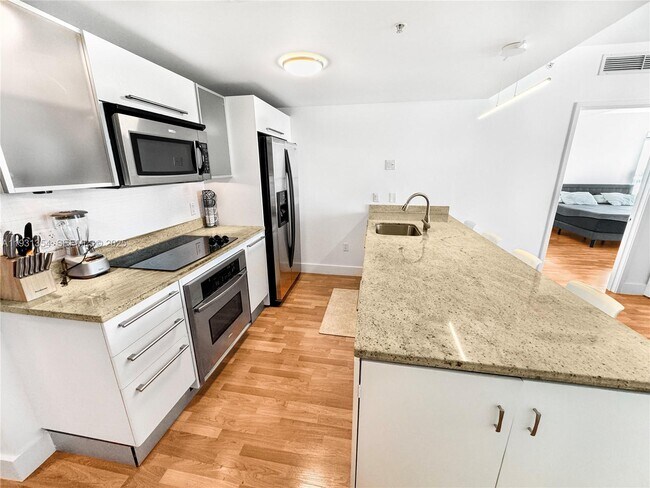 Photo - 185 SW 7th St Unidad 2701