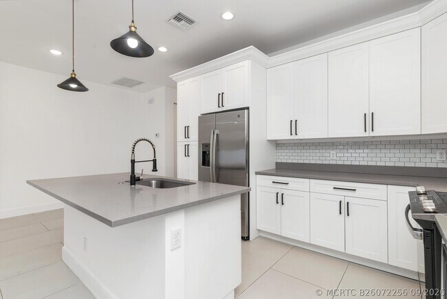 Photo - 6872 Australian St