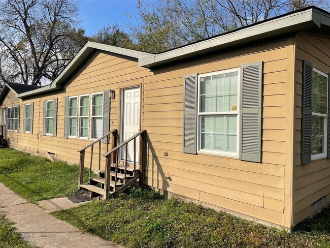 Building Photo - 8715 Knox St