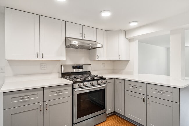 Photo - 2203 Nob Hill Ave N Unit #1