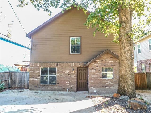 Building Photo - 558 Jay St