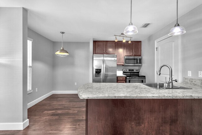 Photo - Charming cottage minutes to everything!