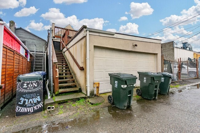 Photo - 5225 S Tacoma Way Unidad B