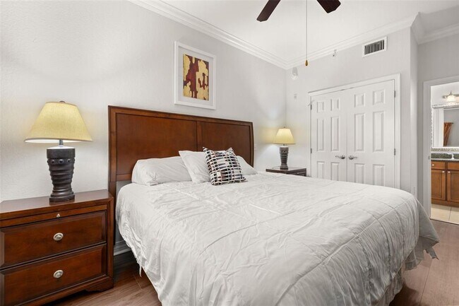 Photo - 1100 Sunset View Cir Unit 302