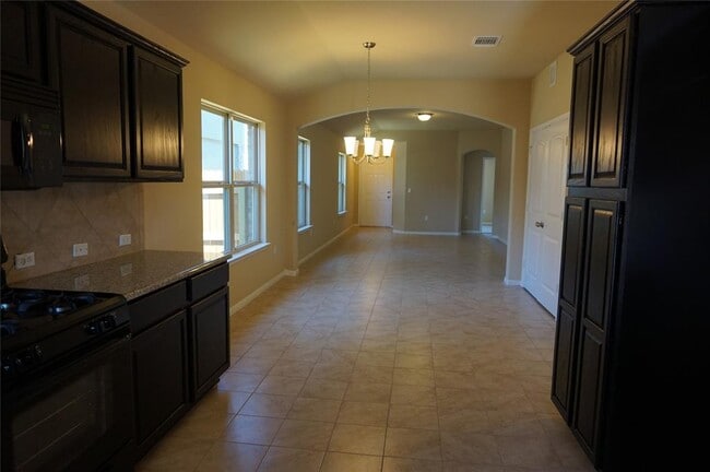 Photo - 1033 Britt Ln