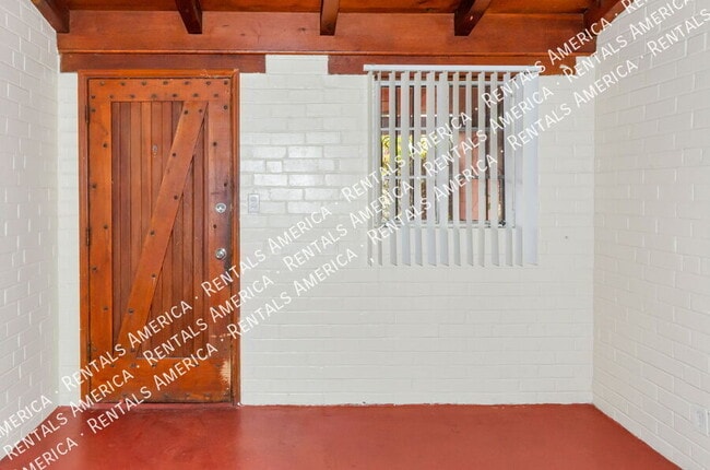 Photo - 947 N Alvernon Way