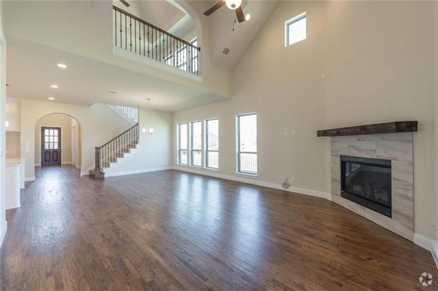 Building Photo - 560 Thoroughbred Ave Rental