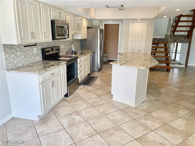 Photo - 27670 Hacienda E Blvd