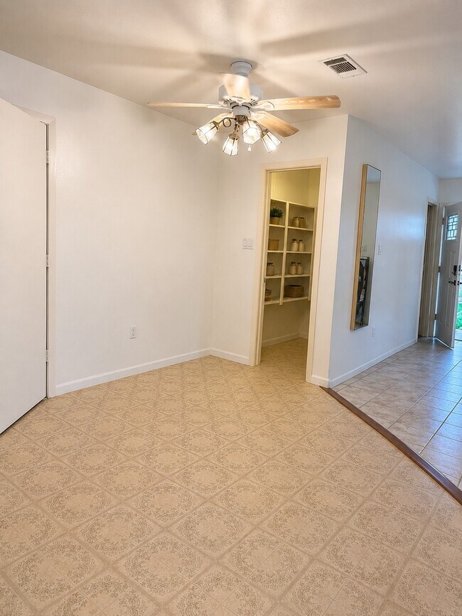 Photo - 9009 Tavenor Ln