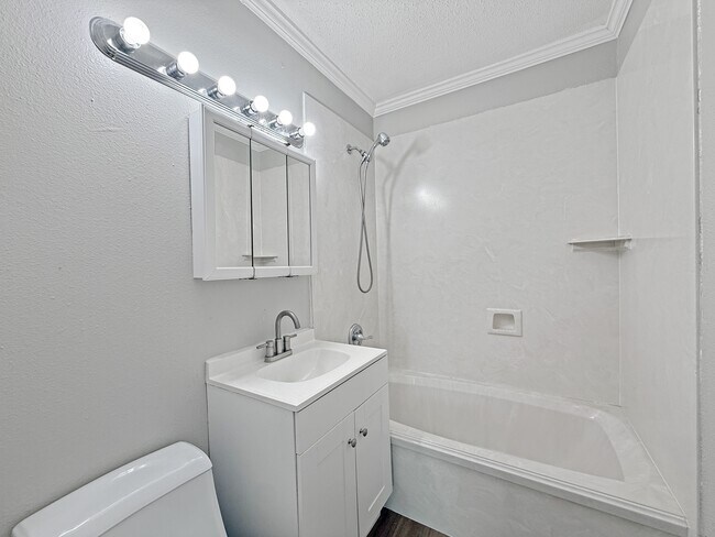 Photo - 911 Central Ave Unidad A