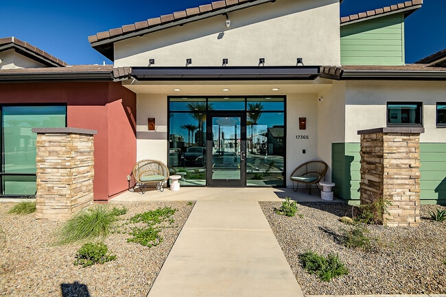 Building Photo - Sonita