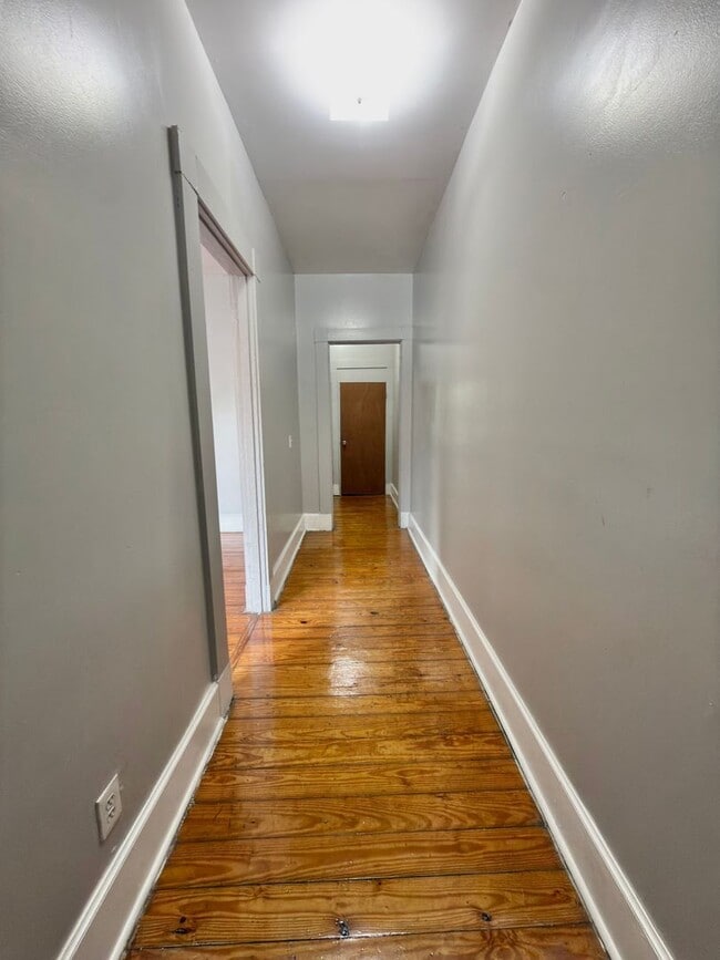 Photo - 2271 Vine St