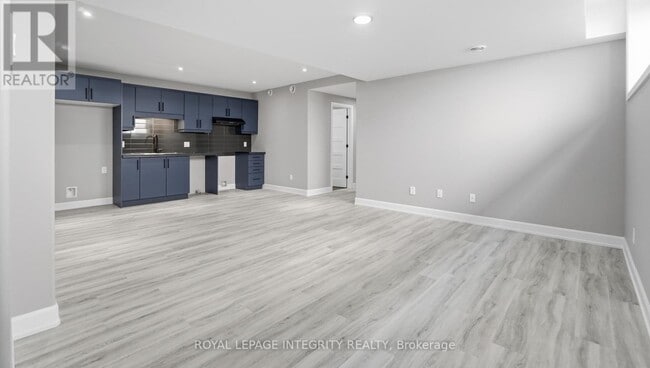 Photo - 1229 Montblanc Cres