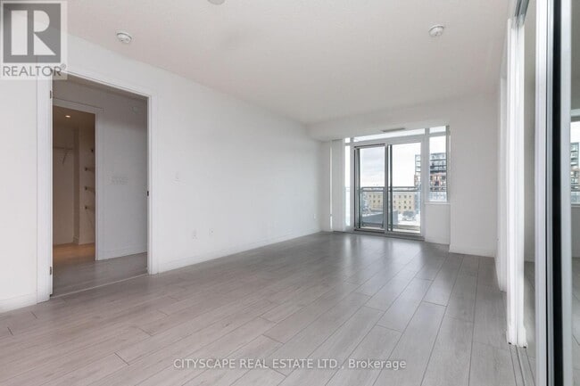 Photo - 525 Adelaide St W Unit 1109